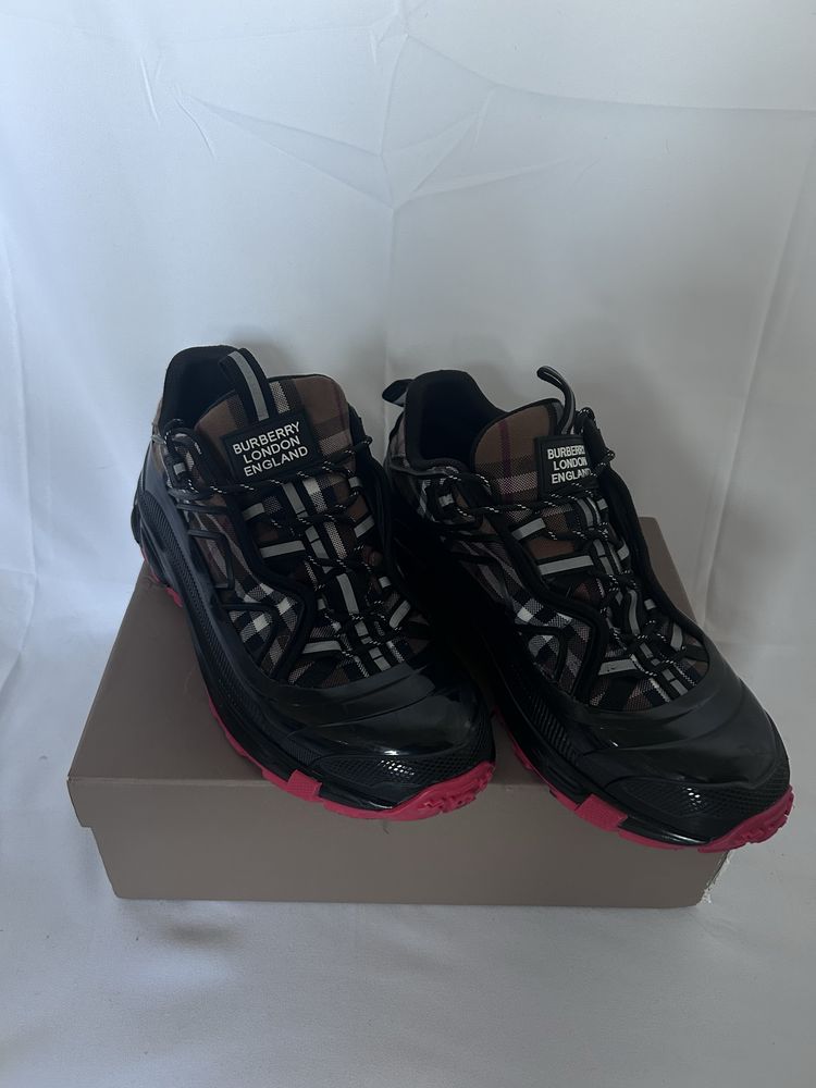 Burberry arthur оригинал