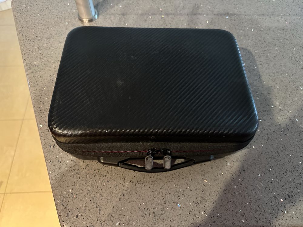 Дрон dji spark + дистанционно и аксесоари