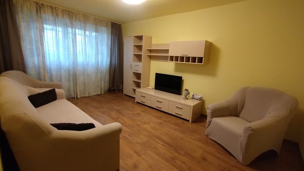 Proprietar închiriez apt 2 camere decom – 60 mp + balcon 11 m MICRO 18