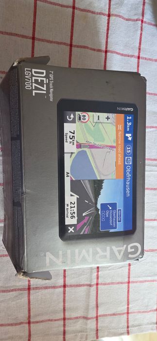 Навигация за Камион Garmin Dezl LGV700 пкомплект карти за цяла Европа