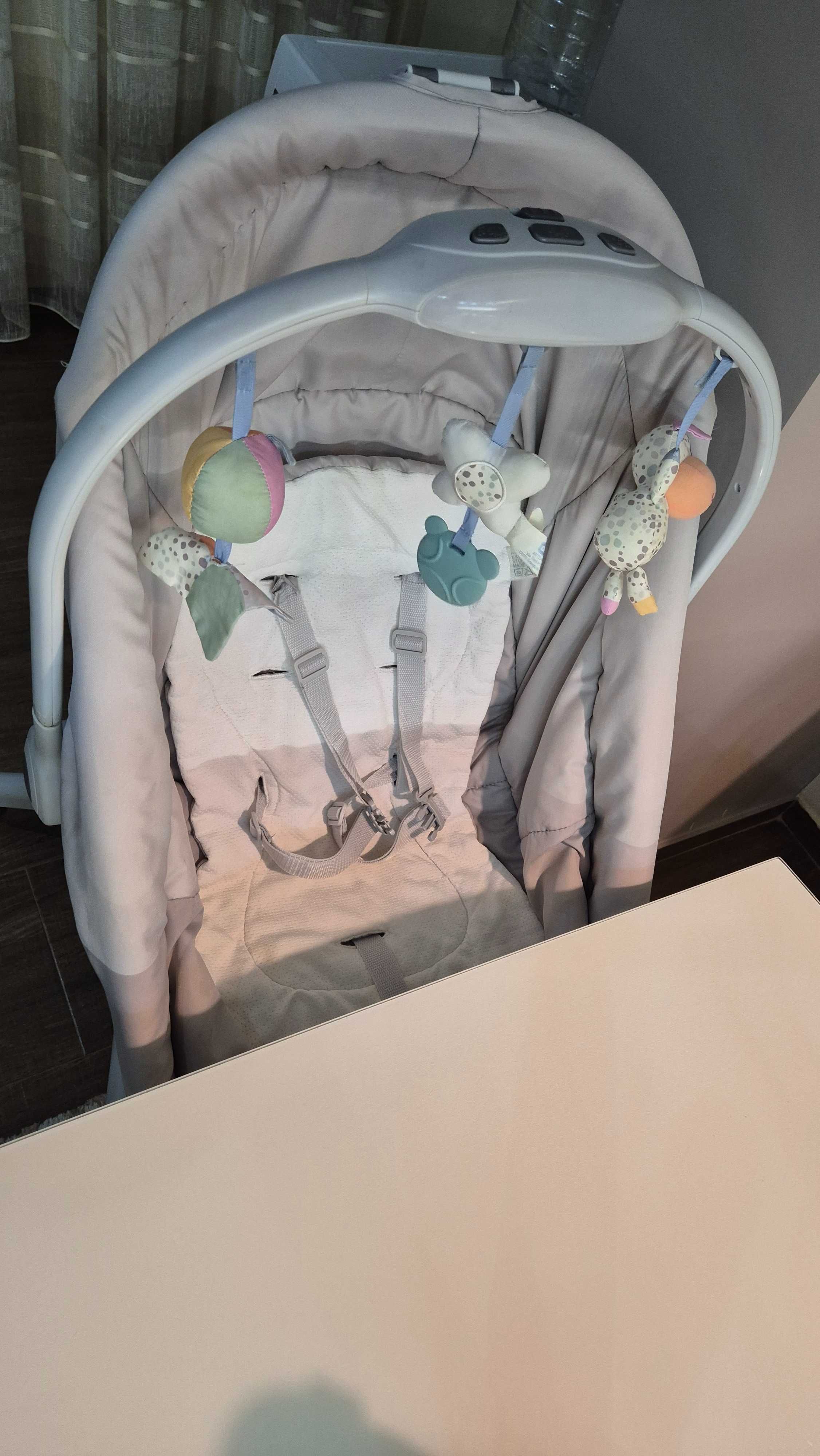 Chicco 4 in 1 бебешка кошара/ стол за хранене