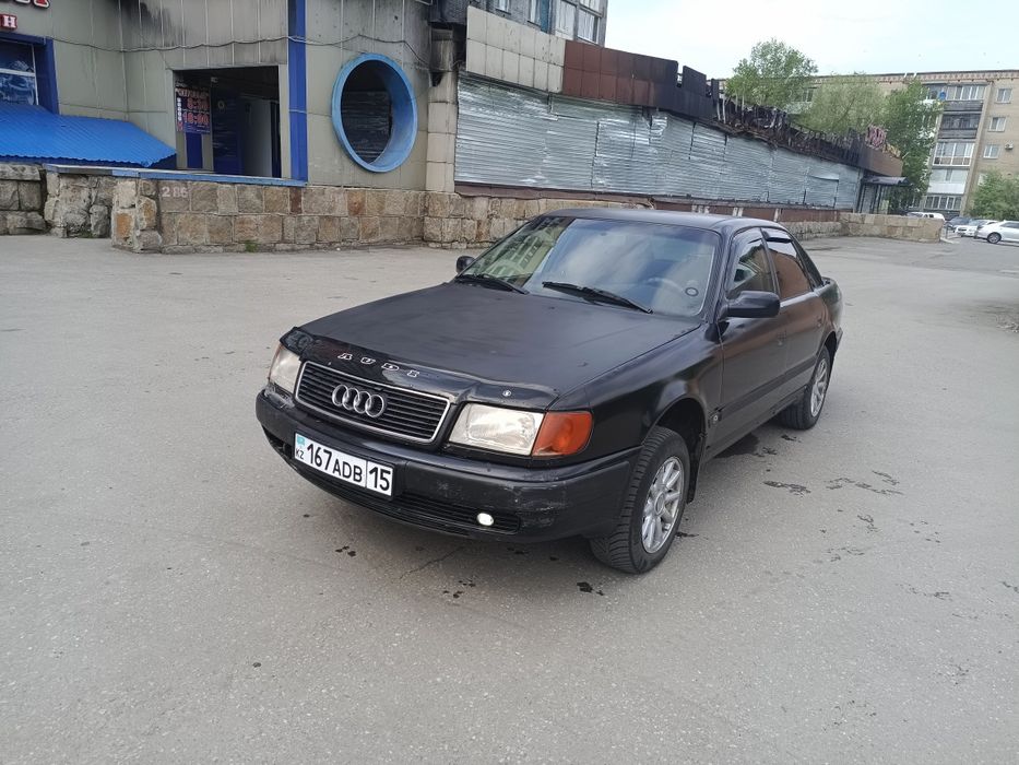 Машина  audi 100 c4 2.6