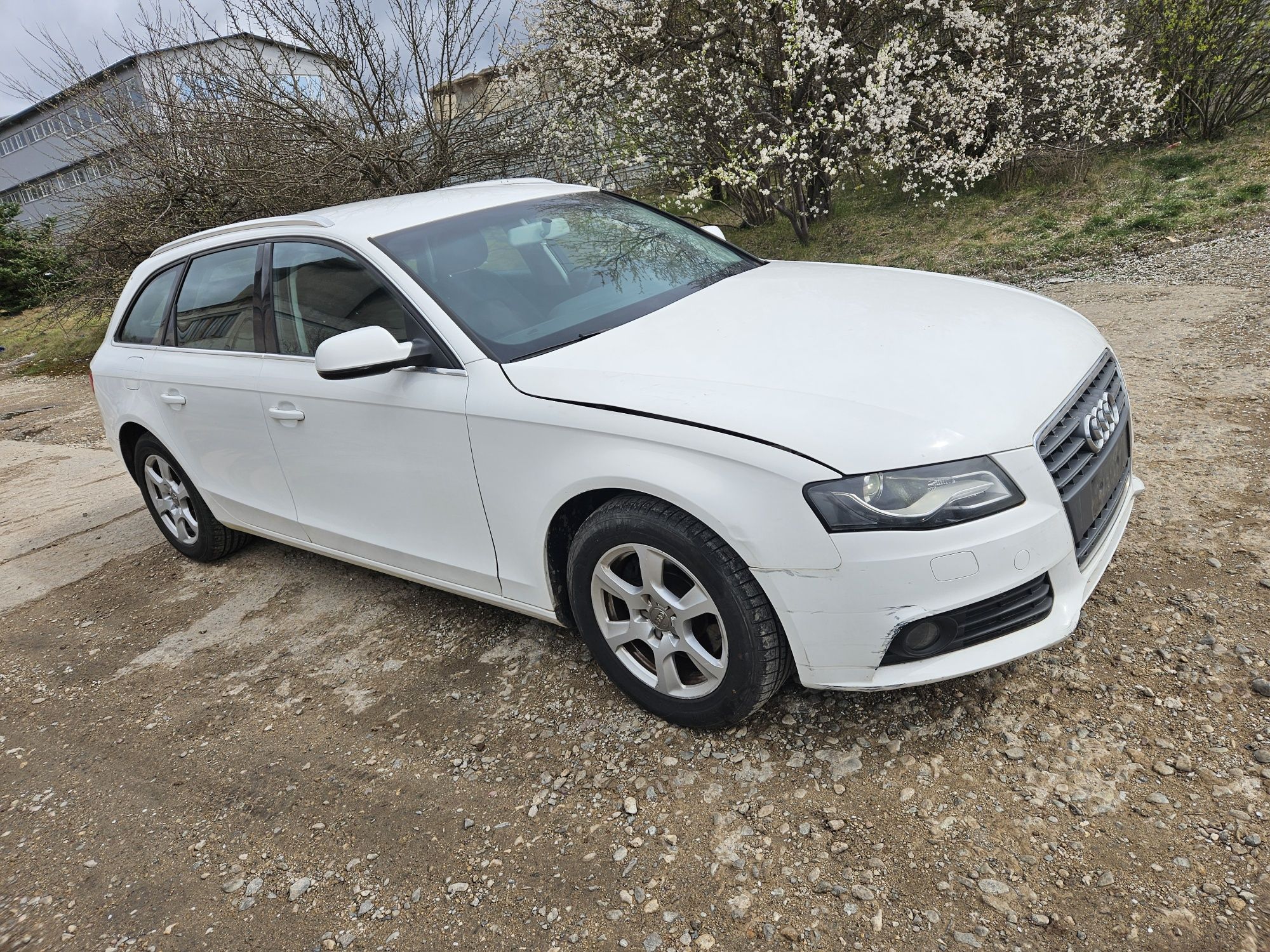 A4 b8 2.0dizel 143ks 2010god