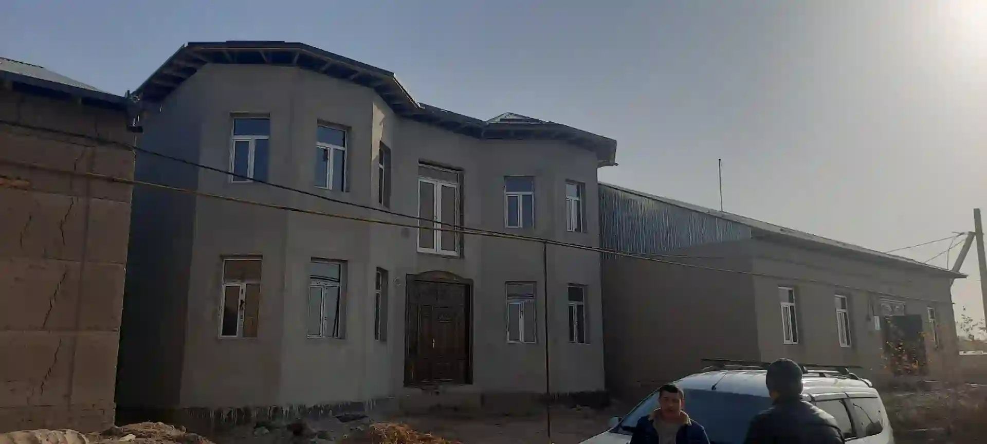 Уй сотилади 2уй 2 етажли