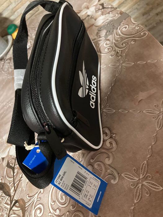 Geantă Adidas Originals universală!
