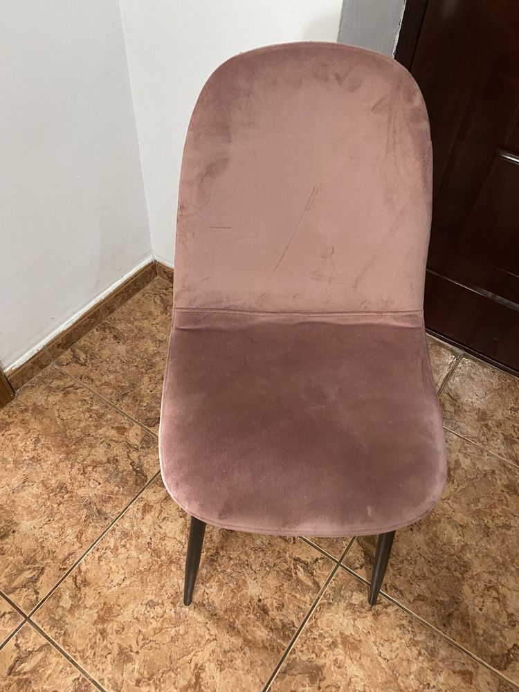 Vand scaune catifea roz pudră