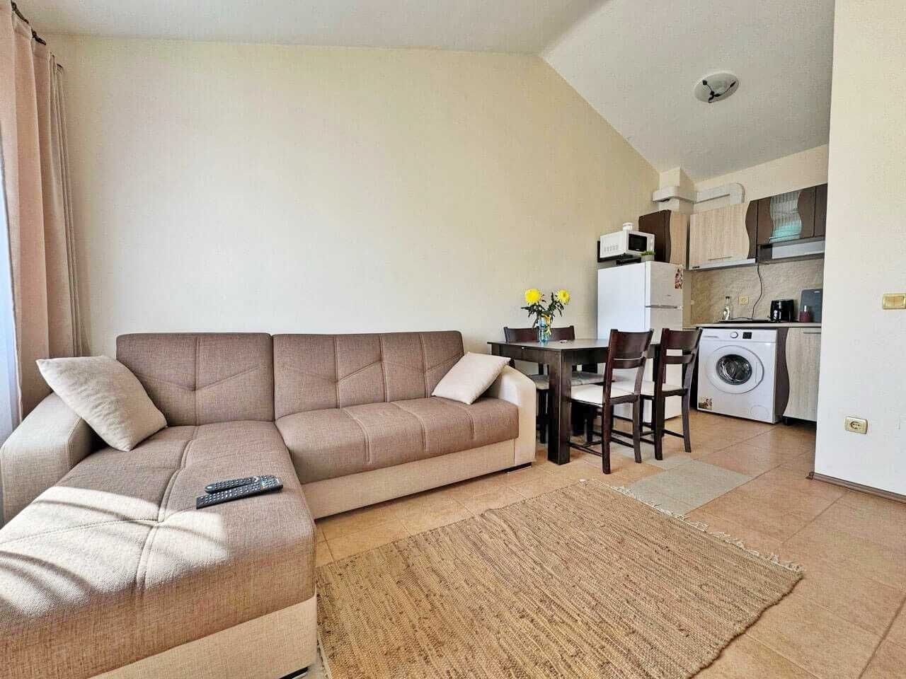 Продава се Двустаен апартамент в к.к. Слънчев бряг - 52 кв.м за 1058 €/кв.м - Снимка #1