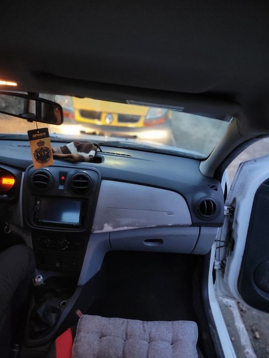 Vând Dacia Logan anu fabricație 2014