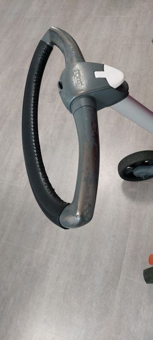 Cărut STOKKE v4 cu roți v5