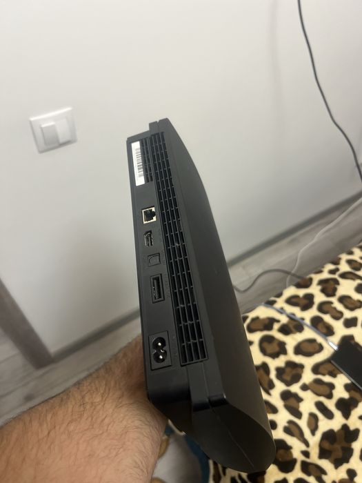 Vand playstation modat cu peste 35 de jocuri instalate