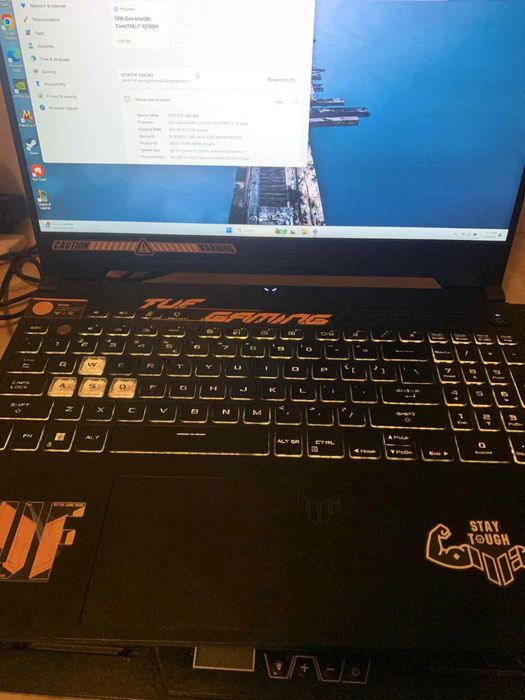 Vand asus tuf. F15 impecabil