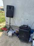 Vand 2 boxe plus amplificator tun de bass si mixar