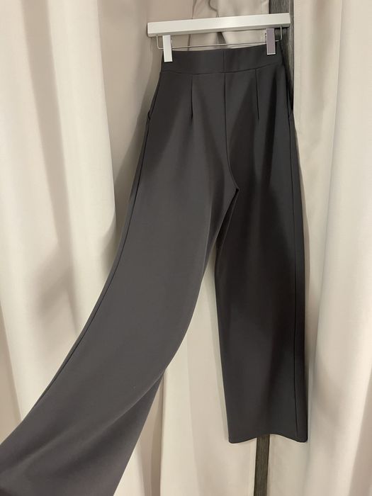 Панталони в сиво и бежаво H&M