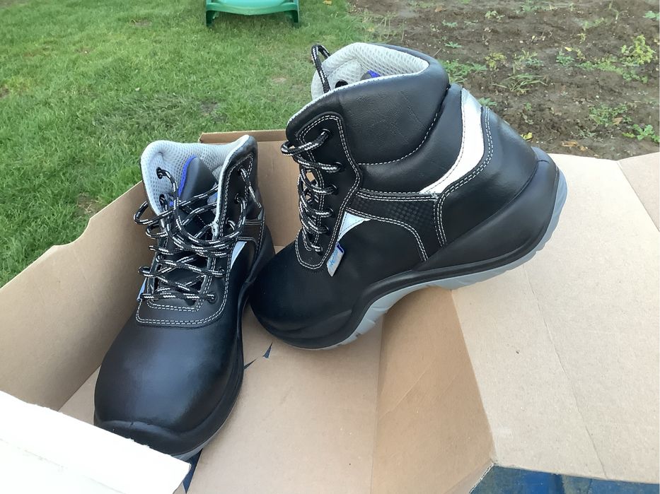 Vind bocanci de protectie Aob