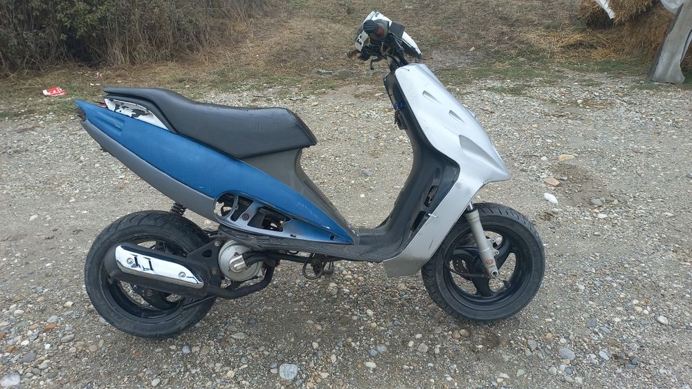 Vând scuter malaguti f12