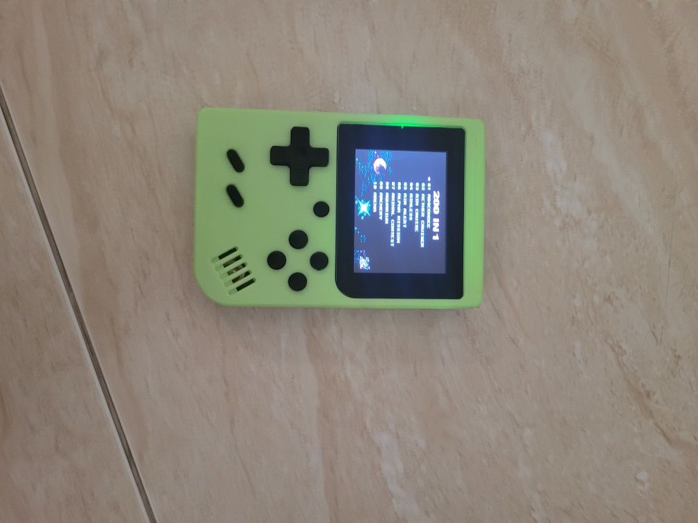 Игра с 200 игри в нея
