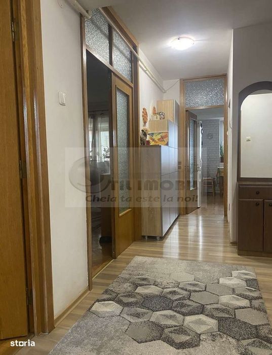 Apartament decomandat, 2 camere, etaj 2/10 - Frumoasa !