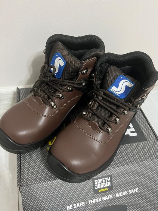 Продаются спец сапоги