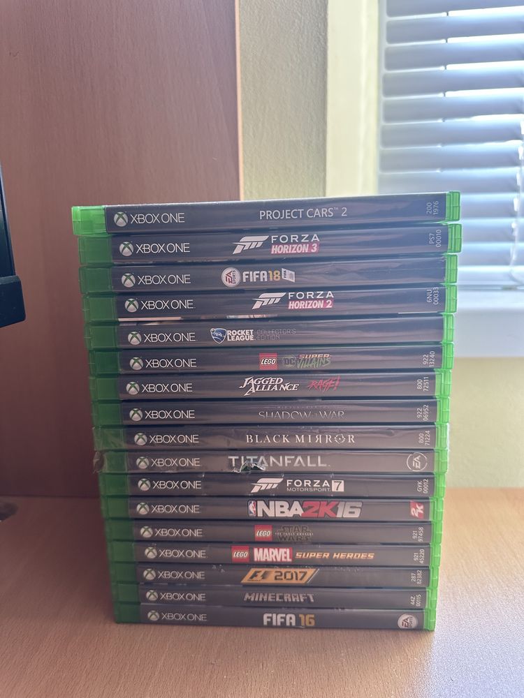 Xbox One X 3ТВ с игри и 2к монитор