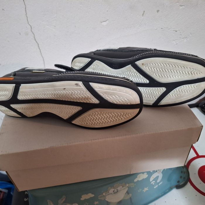 Vând mocasini Dokers nr 35 piele