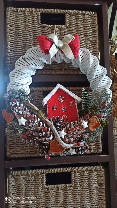 Зимен венец ръчно изработен