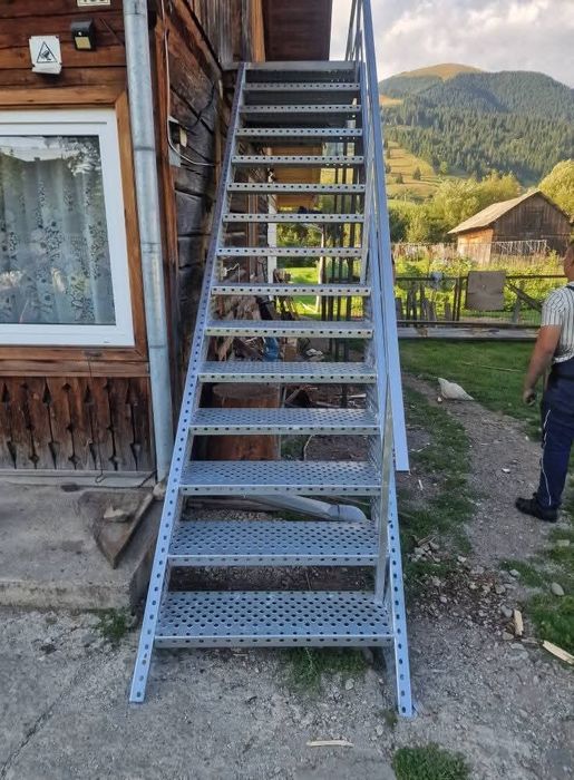 Scări metalice galvanizate la orice demisiune asiguram transport ori u