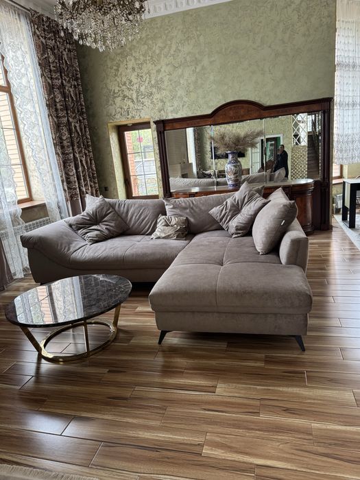 Диван для зала, в отличном состоянии