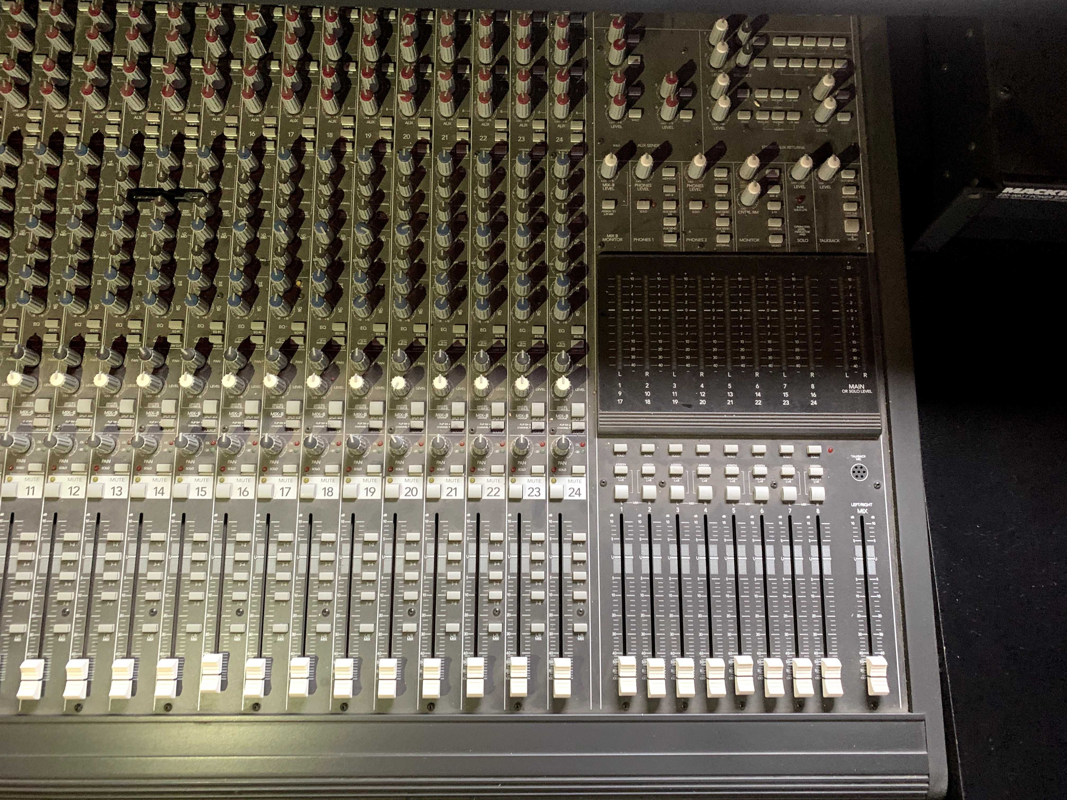 Mackie 24.8 24-Channel 8-Bus Mixing Console