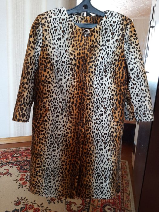 Продам пальто женское