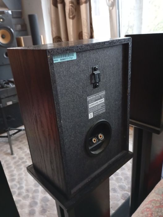 Vând boxe Onkyo 130w