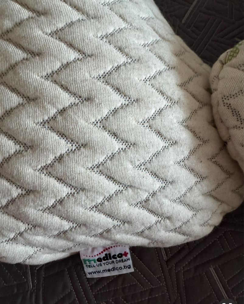 Възглавница за бременни с коноп и пълнеж от вълна Medico Hemp&Wool