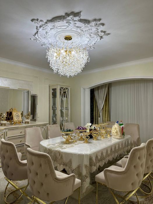 KOMPLEKT stol+ stul+penal+ komod