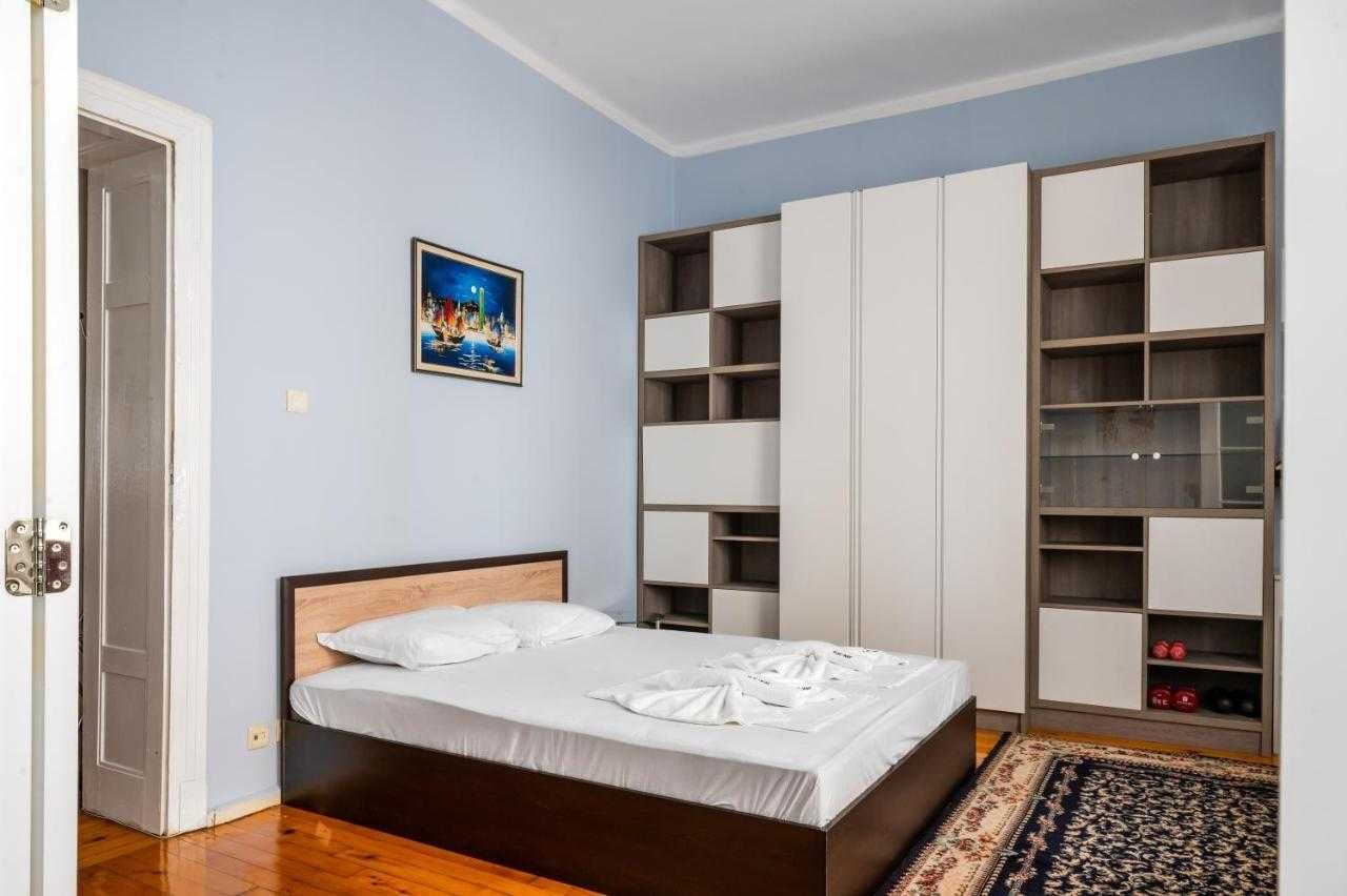 Дава се под наем Тристаен апартамент в София, Център - 95 кв.м за 1200 € - Снимка #6