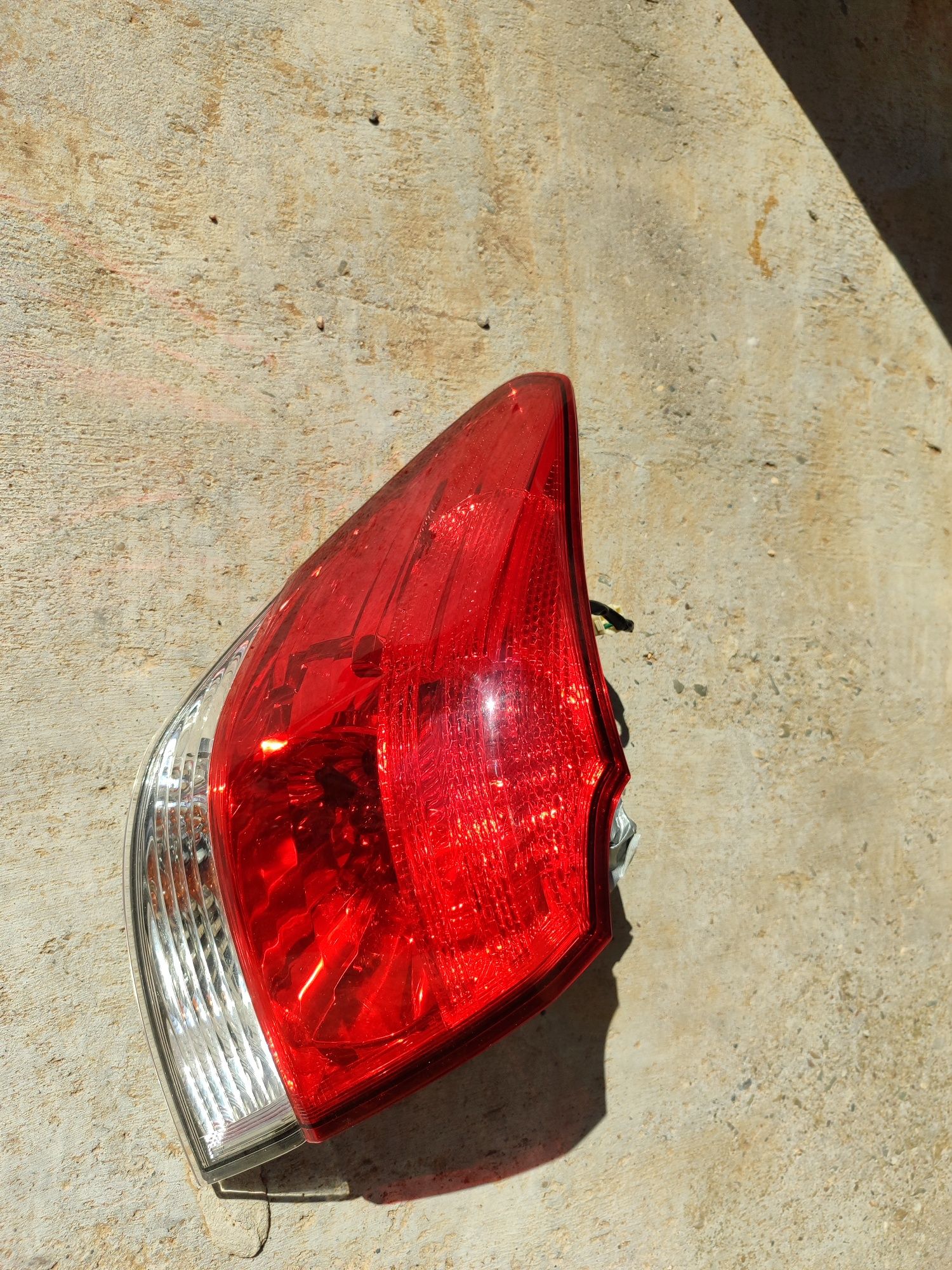 Ляв и десен стоп за Subaru Outback 2010 - 2014 година