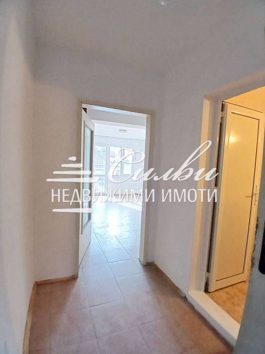 Дава се под наем Офис в Шумен, Център - 33 кв.м за 153 € - Снимка #5