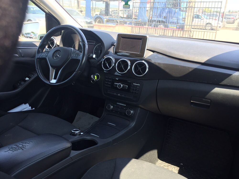 Mercedes B180cdi/Auto/2013г,На части