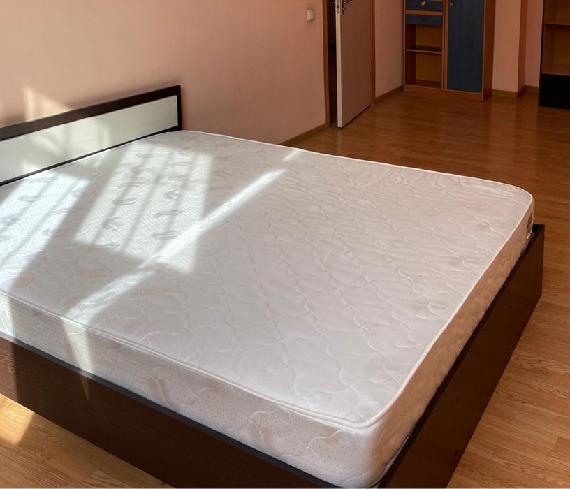 Кровать с матрасом + Диван для Спальни Хорошее Состояние