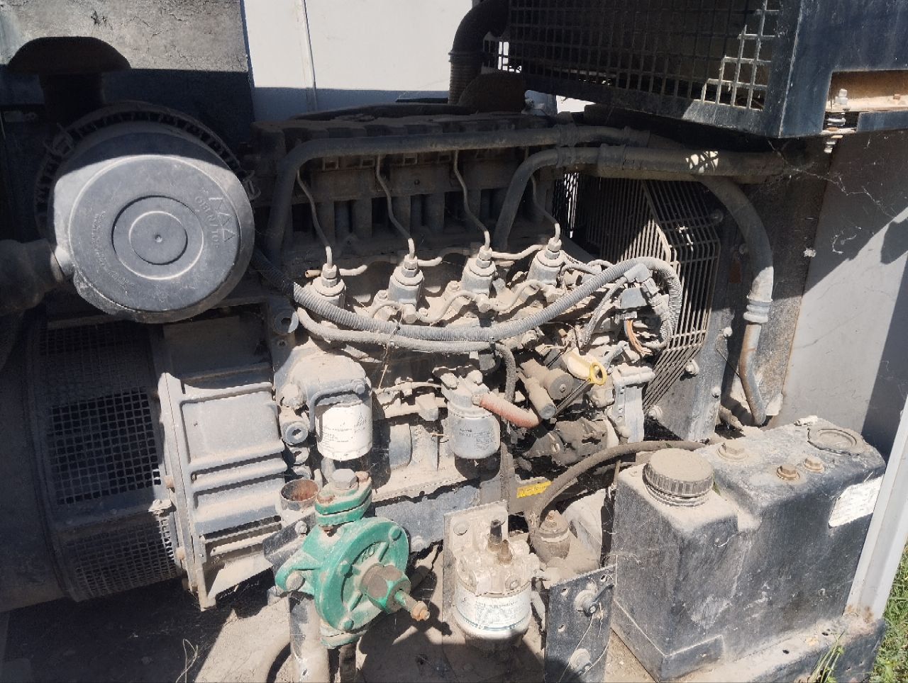Generator sotiladi
