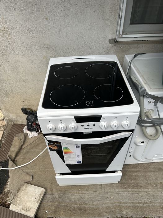Cuptor electric + plita vitroceramica Hansa Clasa A,stare foarte buna
