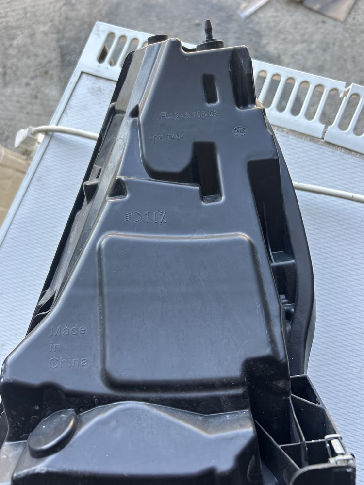 Фар за Tesla model 3