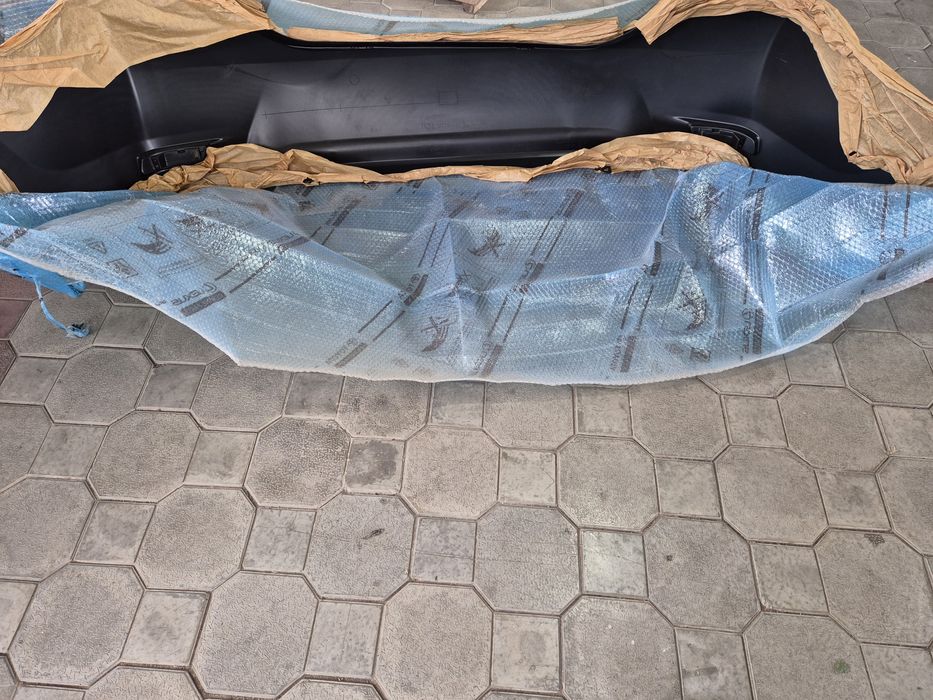 Продам задний бампер