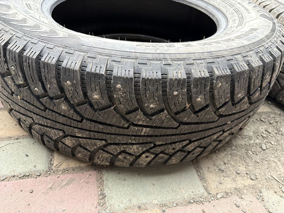 Продам Шины 245/65/17