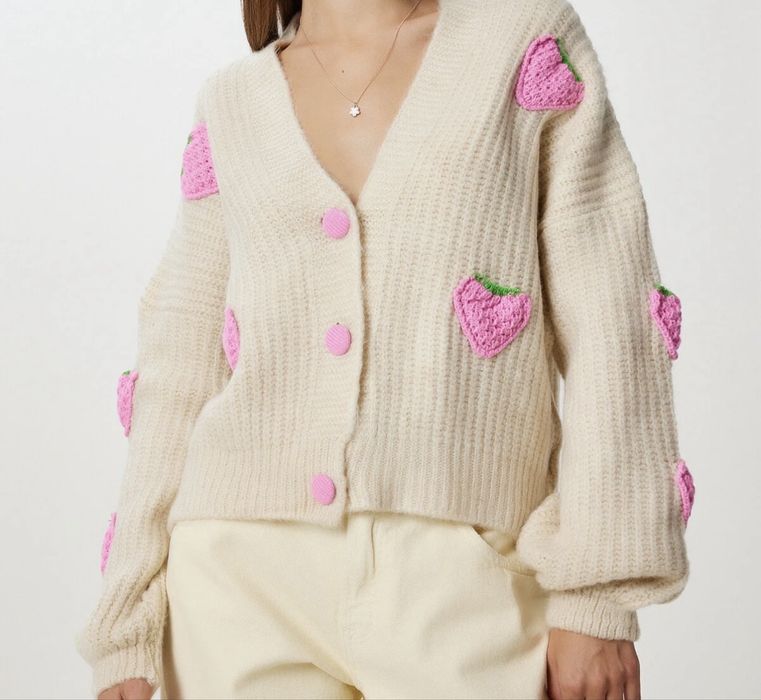 Ръчно плетена жилетка