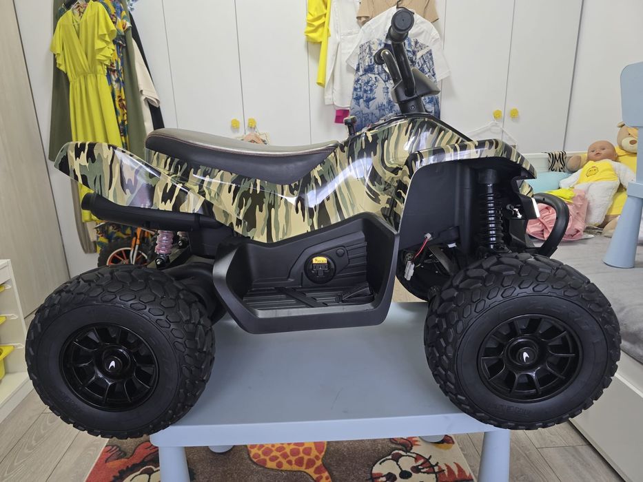 Atv copii cu varsta între 4-9 ani nou  nout scos doar din cutie , plim