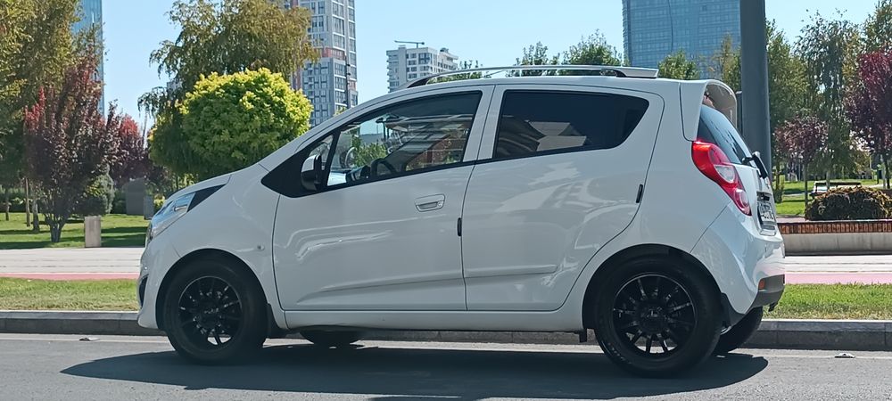 Chevrolet Spark 2022 автомат 1.25