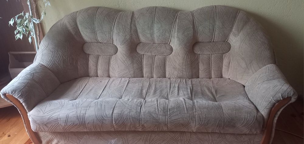 Разтегателен диван с два фотьола