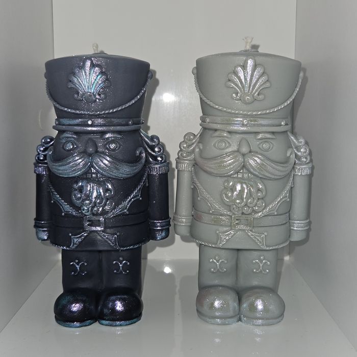 Set Cadou, Doua Lumanari Decorative de Craciun, Spargatorul de nuci