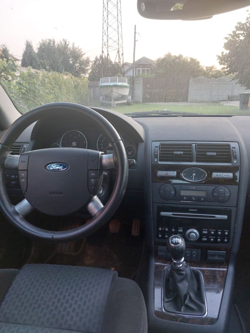 Ford Mondeo  Ghia diesel, an fabricatie 2006 NU ARE INJECTOARE