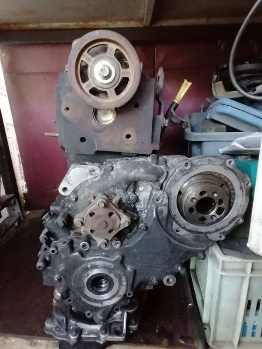 Vînd pompă injecție focus 1 diesel 2001 , și motor 115cp.