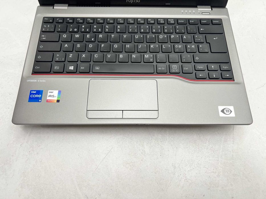 Реновиран лаптоп Fujitsu LIFEBOOK U7411 i5-1135G7 16GB 260GB